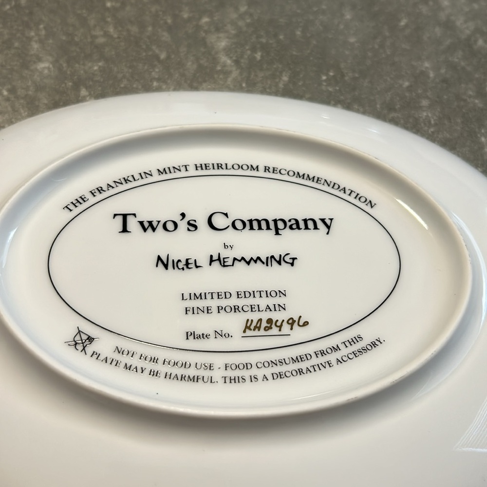 🎉HP🎉 THE FRANKLIN MINT "TWO'S COMPANY" by Nigel Hemming Plate Labrador Retriever - Picture 2 of 3